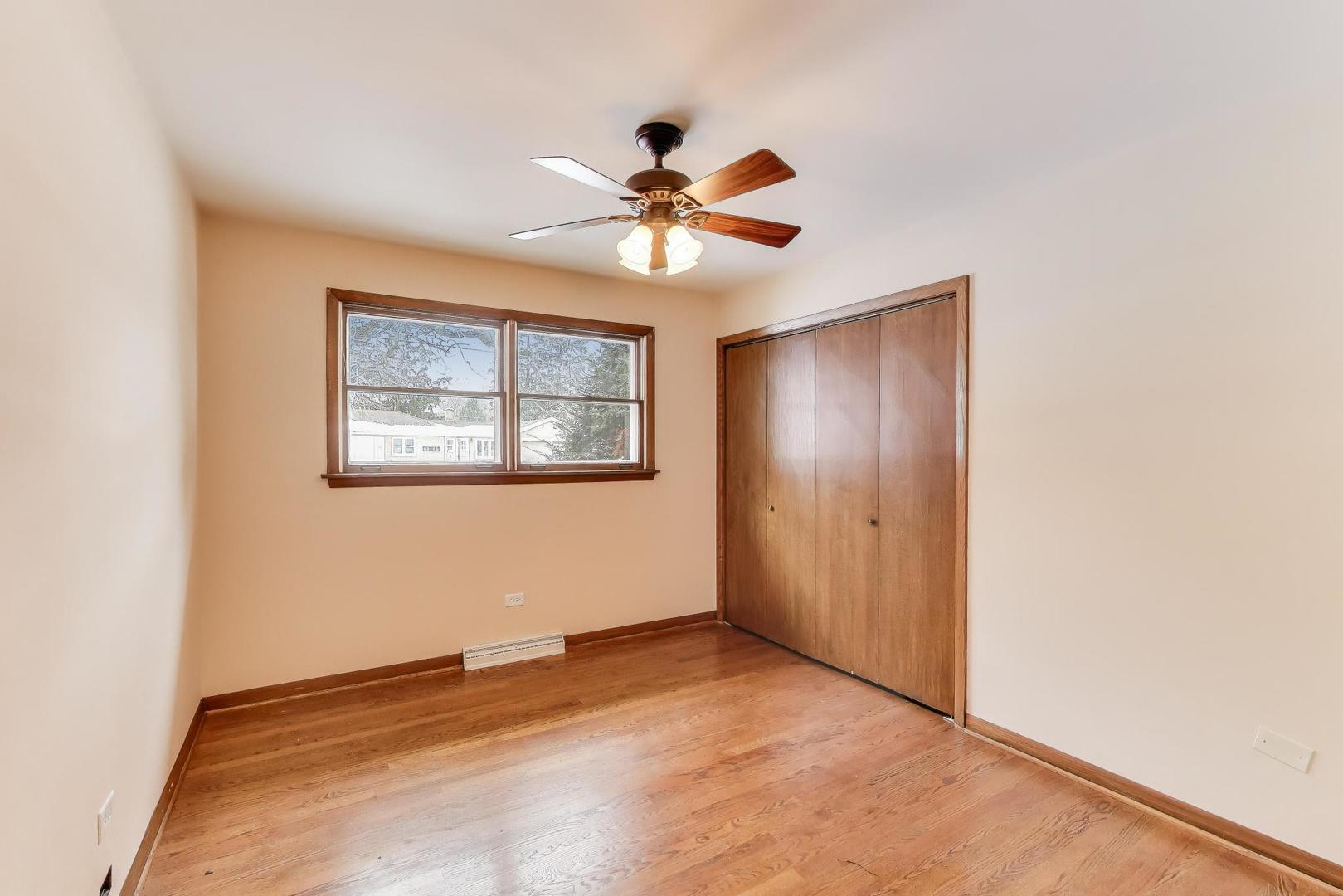 12111 S 68th Court, Palos Heights, IL 60463