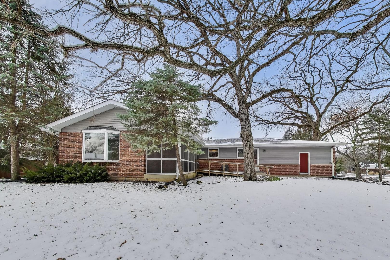 12111 S 68th Court, Palos Heights, IL 60463