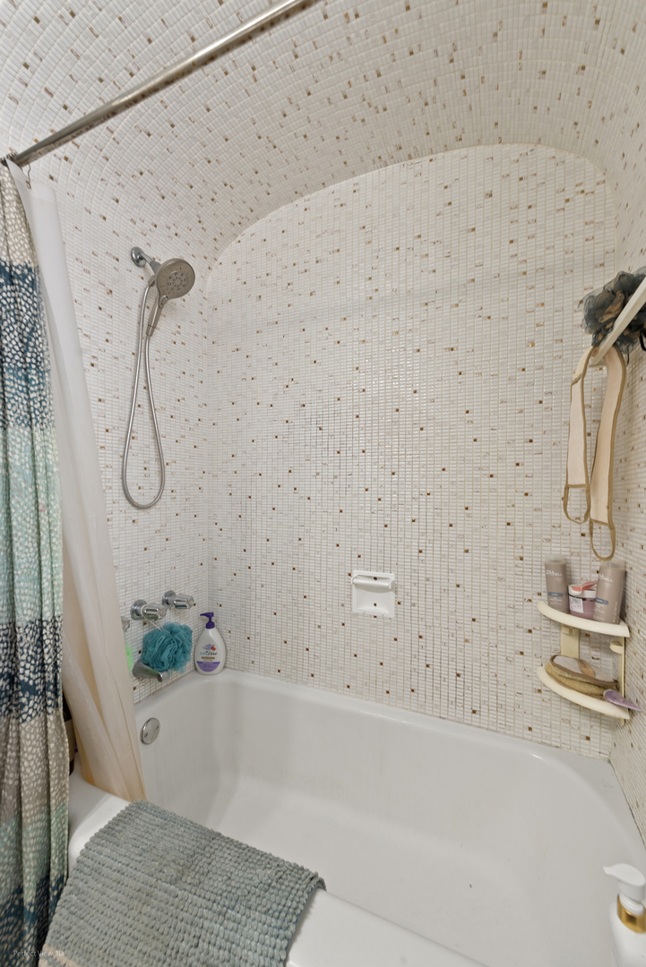 10833 S Avenue M, Chicago, IL 60617