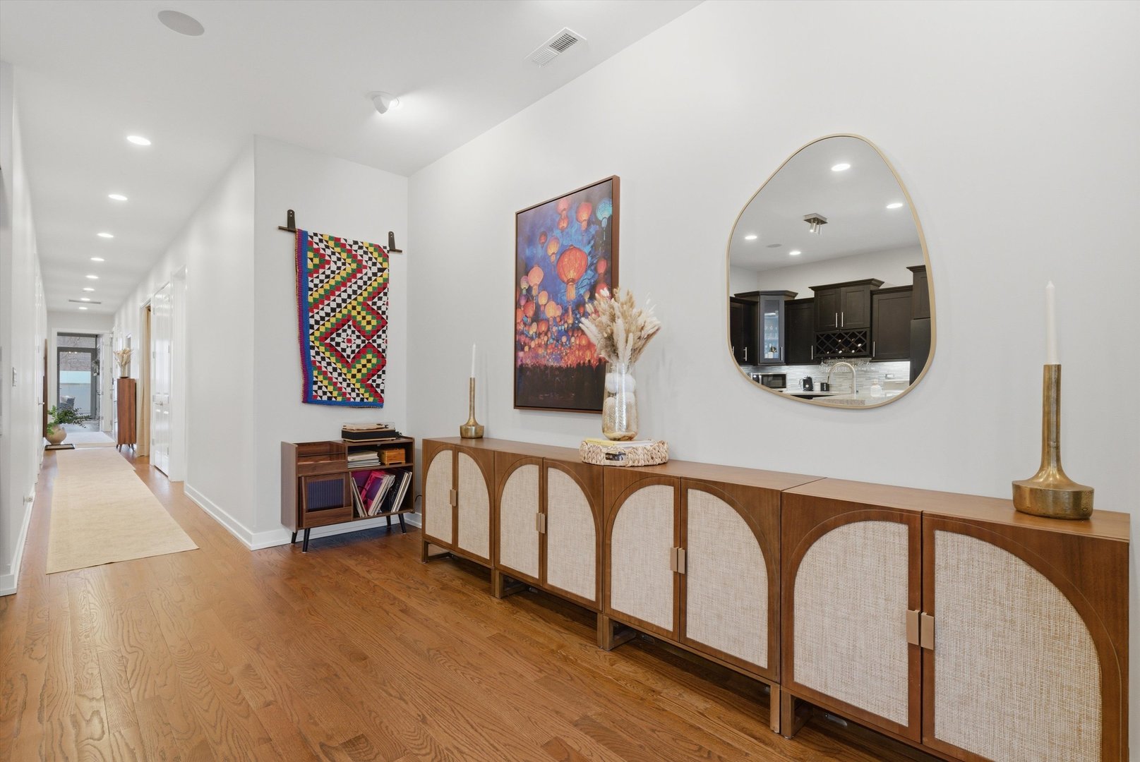 925 N Larrabee Street #2N, Chicago, IL 60610