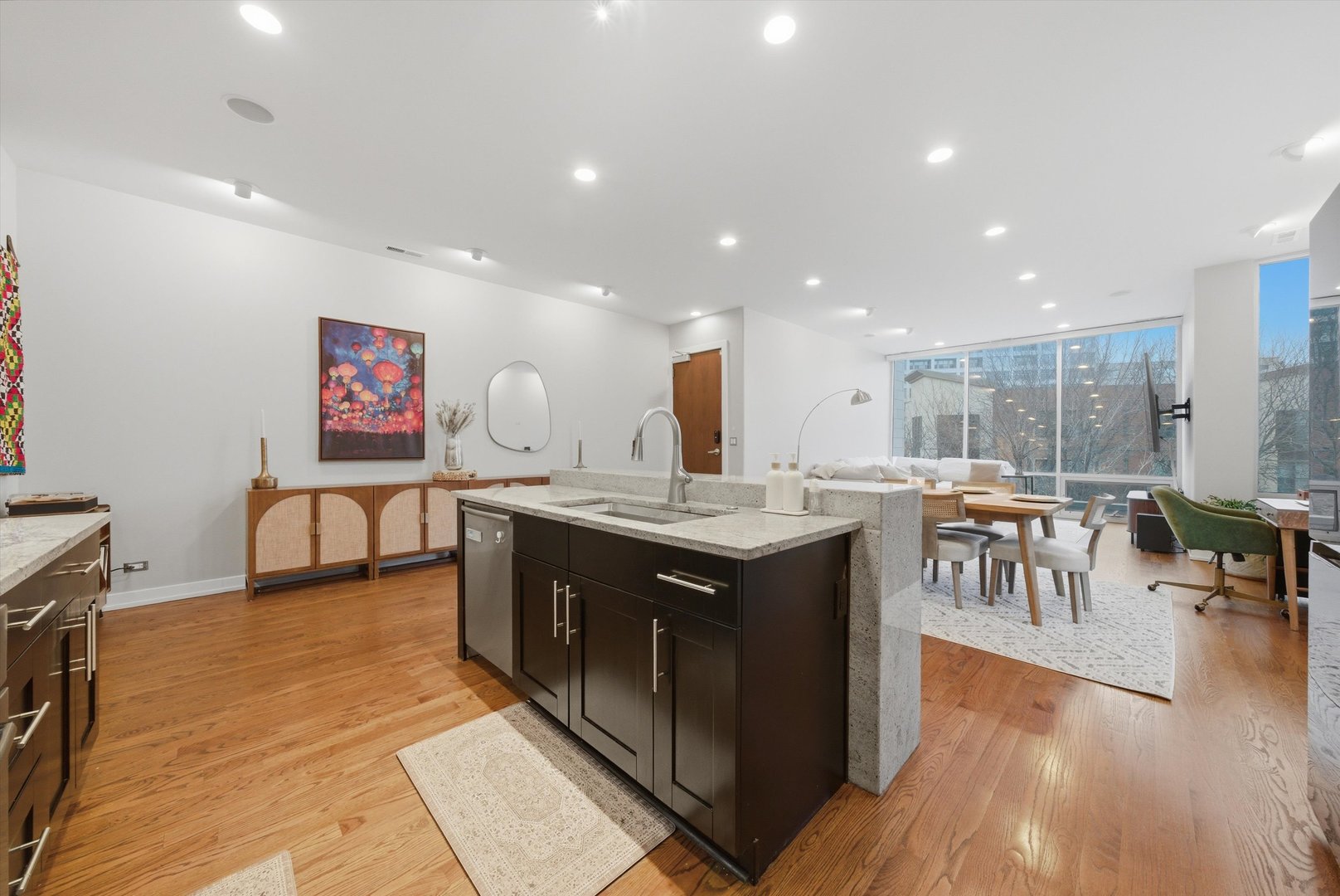 925 N Larrabee Street #2N, Chicago, IL 60610