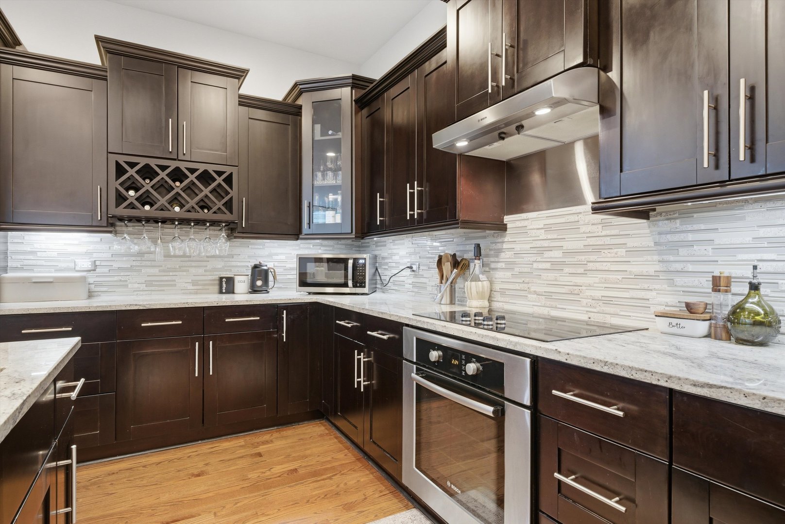 925 N Larrabee Street #2N, Chicago, IL 60610