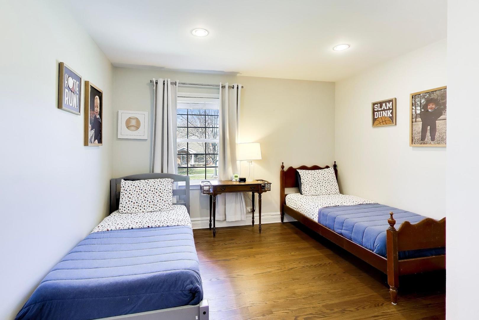 407 S See Gwun Avenue, Mount Prospect, IL 60056