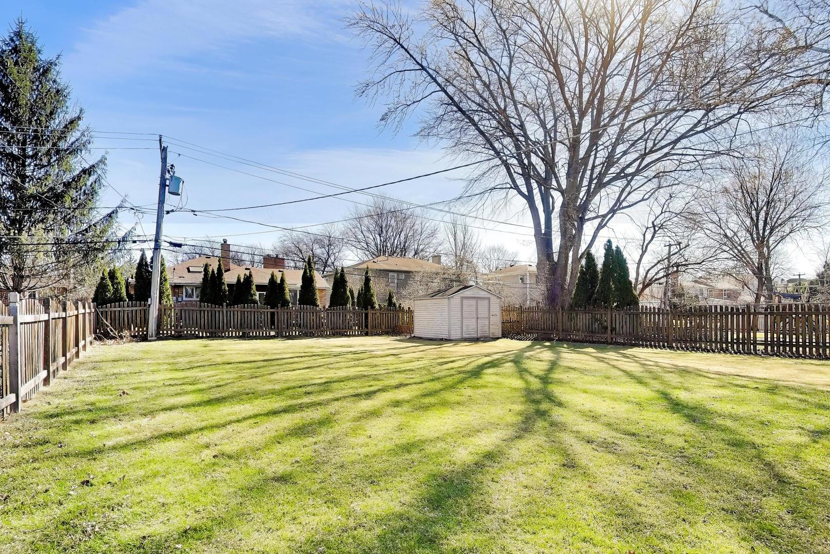 407 S See Gwun Avenue, Mount Prospect, IL 60056