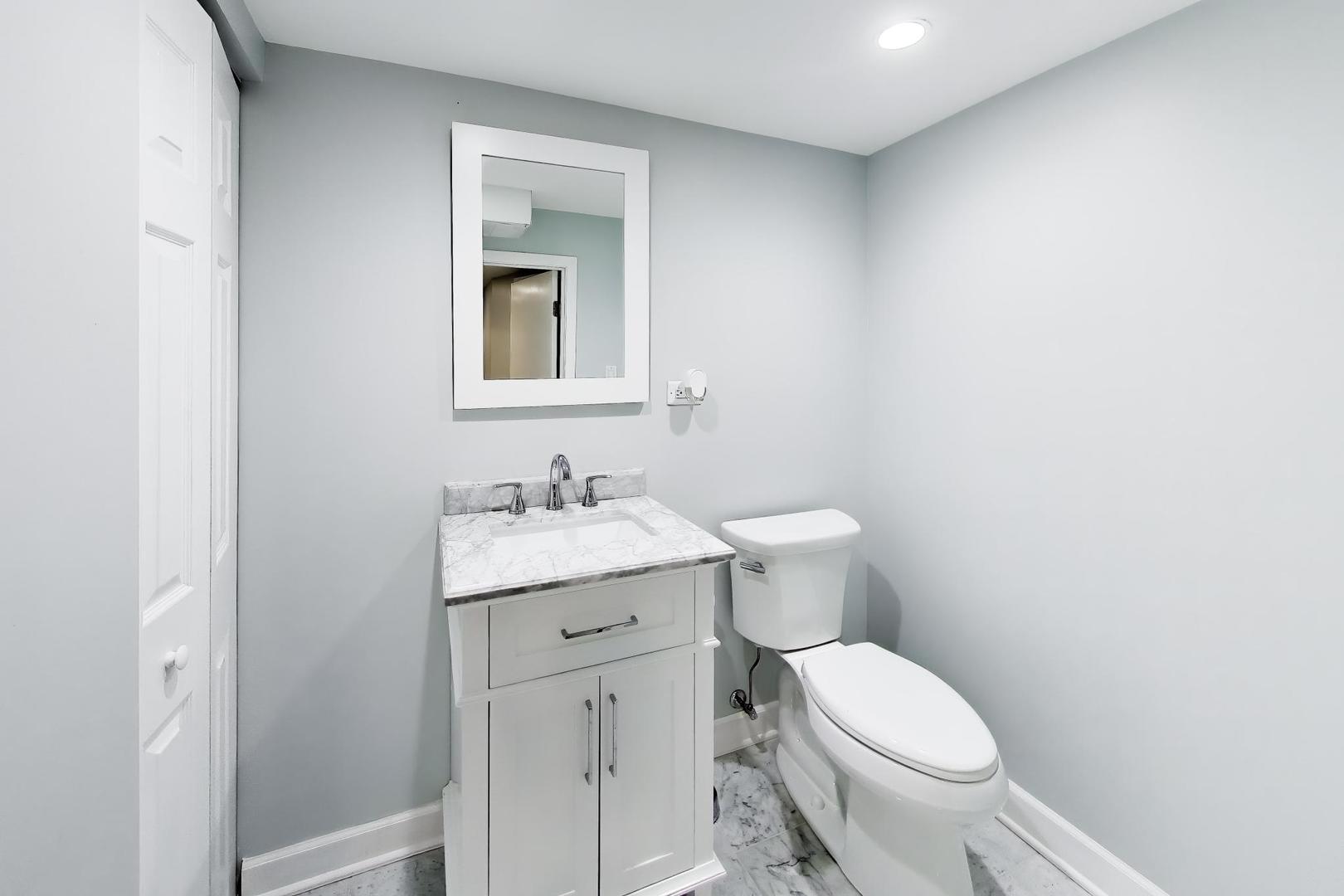 407 S See Gwun Avenue, Mount Prospect, IL 60056