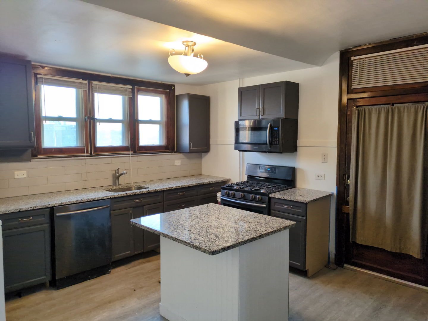 420 N Pine Avenue #3, Chicago, IL 60644