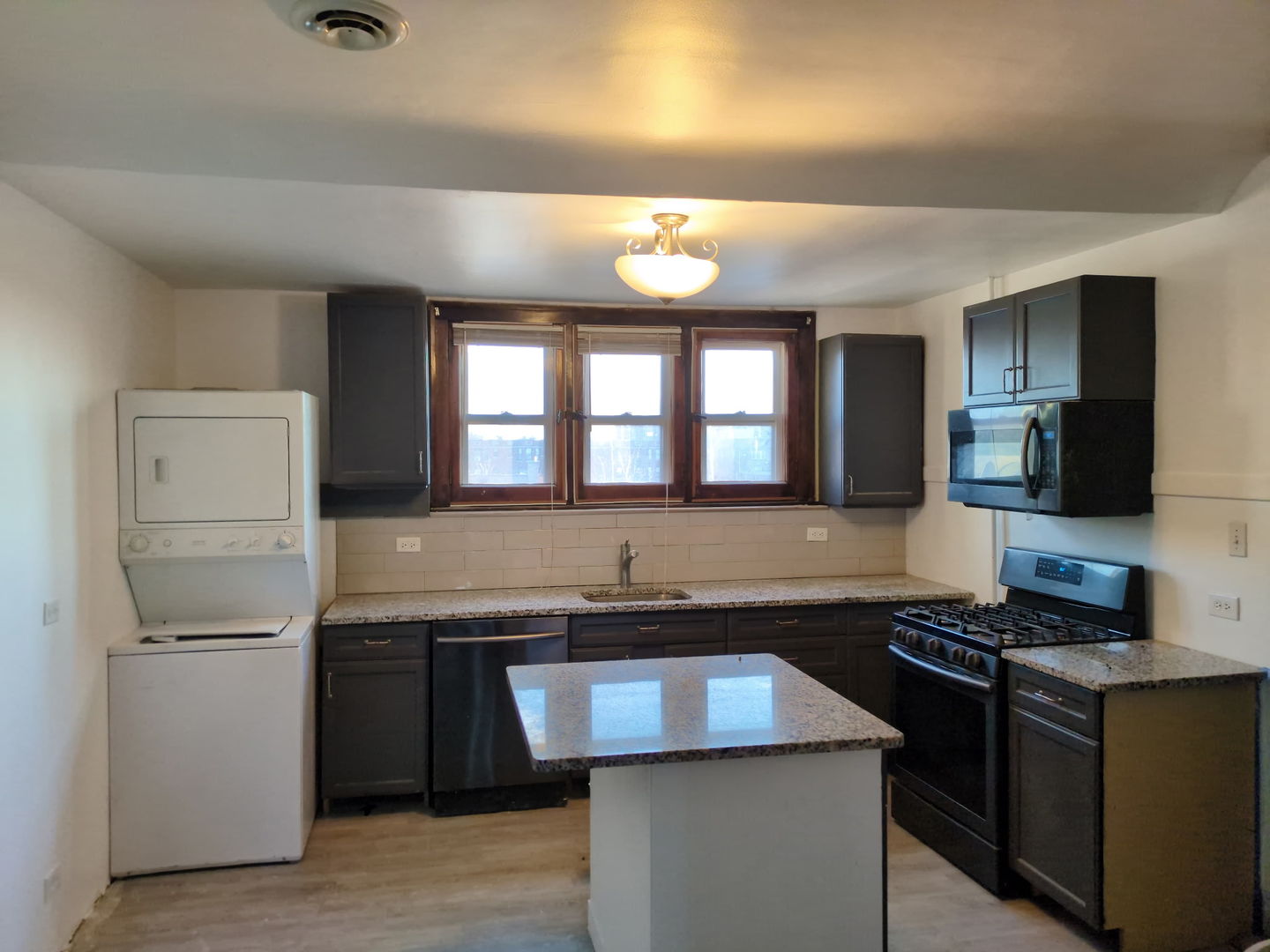 420 N Pine Avenue #3, Chicago, IL 60644