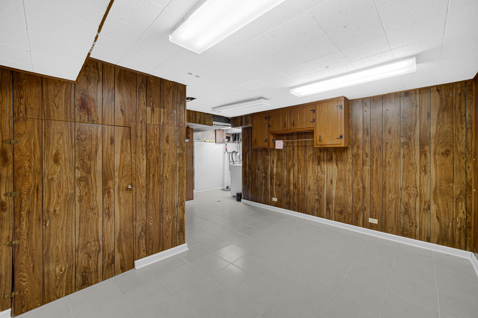 9454 Meadow Lane, Des Plaines, IL 60016