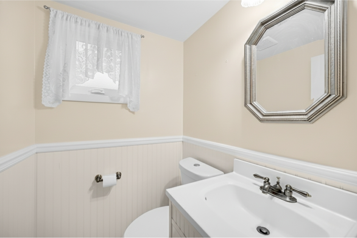 9454 Meadow Lane, Des Plaines, IL 60016