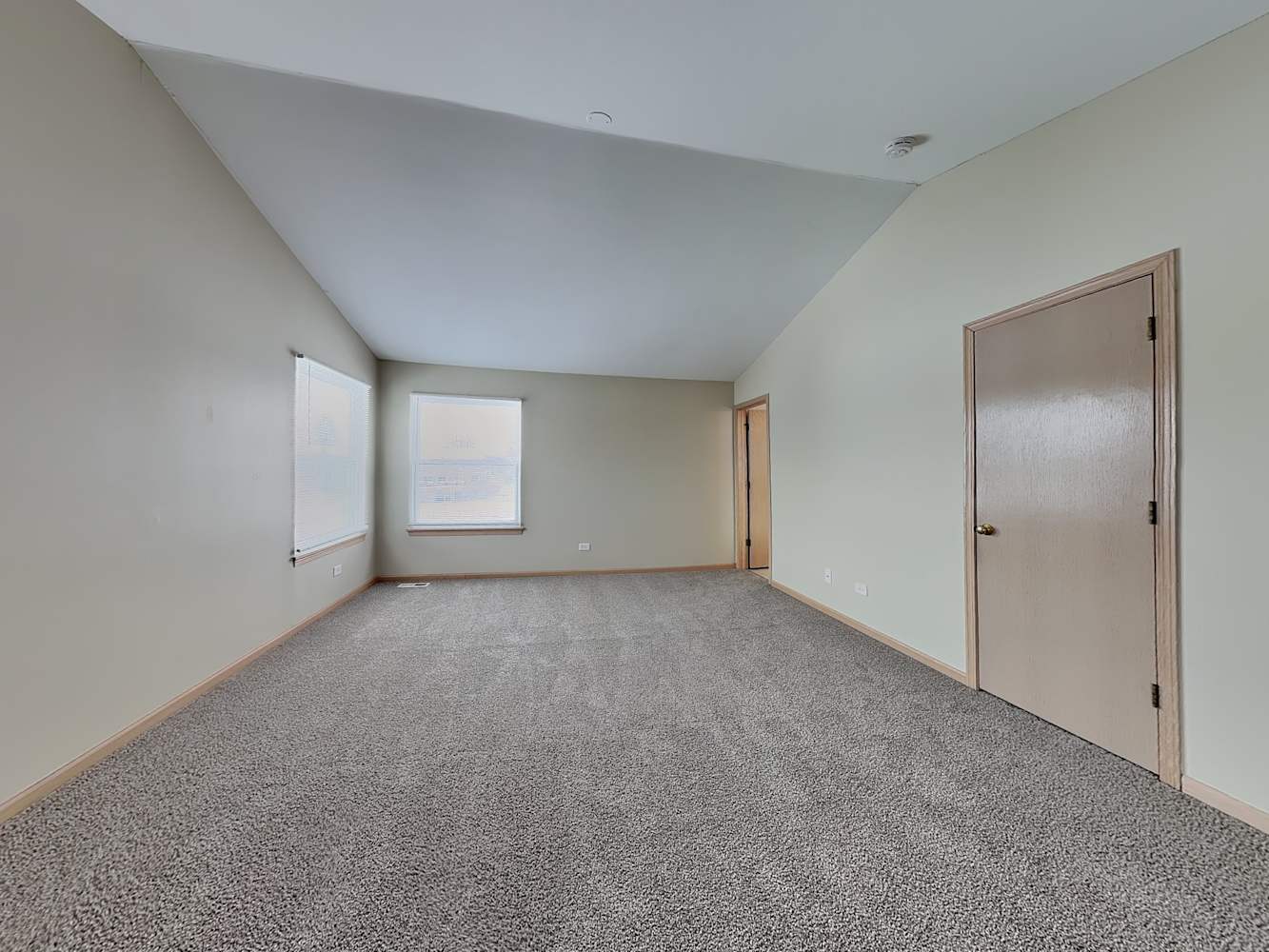 322 Clarewood Circle, Grayslake, IL 60030