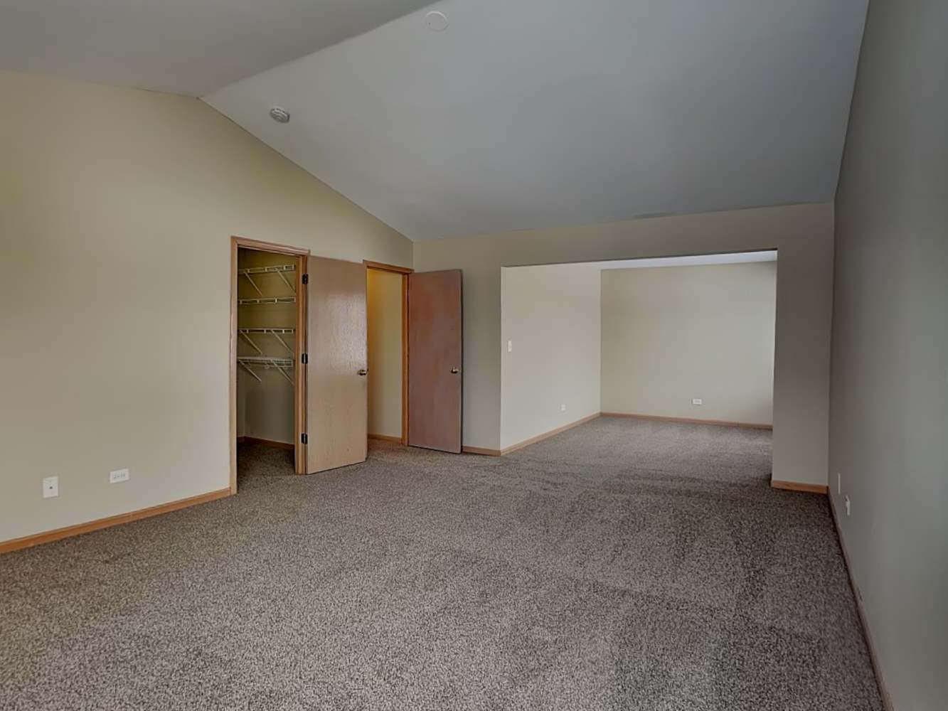 322 Clarewood Circle, Grayslake, IL 60030