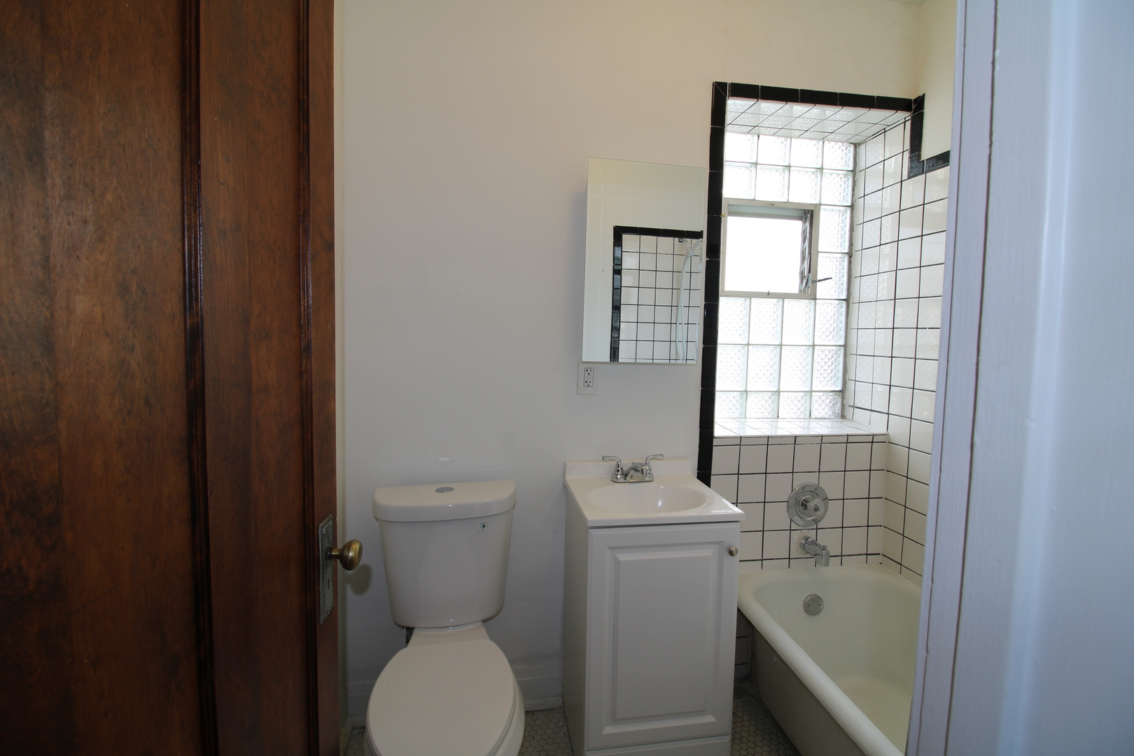 5802 N Mason Avenue #2W, Chicago, IL 60646