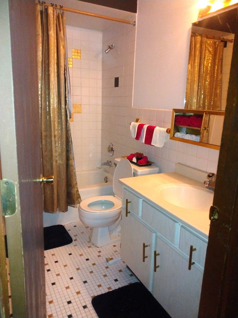 18550 S Torrence Avenue #23, Lansing, IL 60438