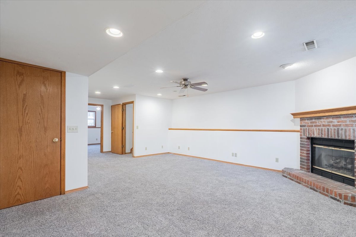 1211 Brentwood Court, Normal, IL 61761