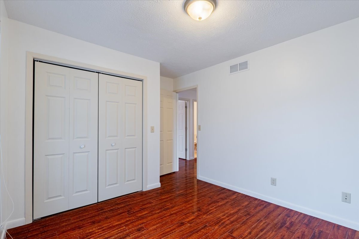 1211 Brentwood Court, Normal, IL 61761