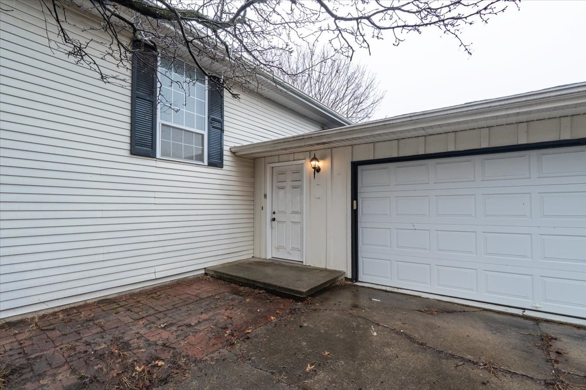 1211 Brentwood Court, Normal, IL 61761
