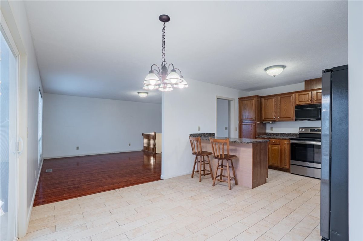 1211 Brentwood Court, Normal, IL 61761