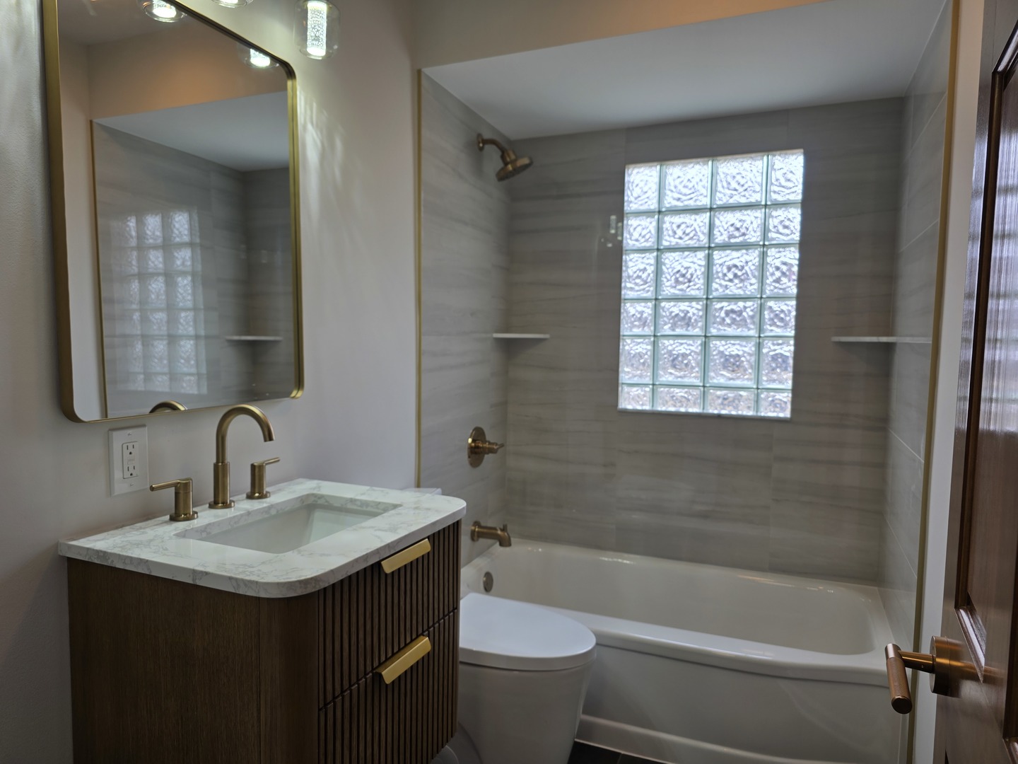 1738 Seymour Avenue, North Chicago, IL 60064