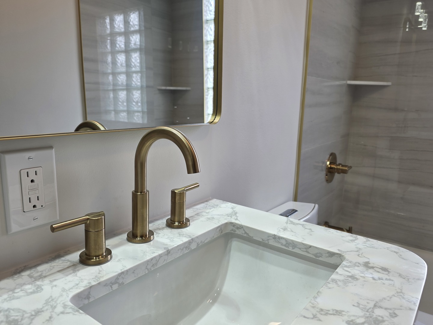 1738 Seymour Avenue, North Chicago, IL 60064