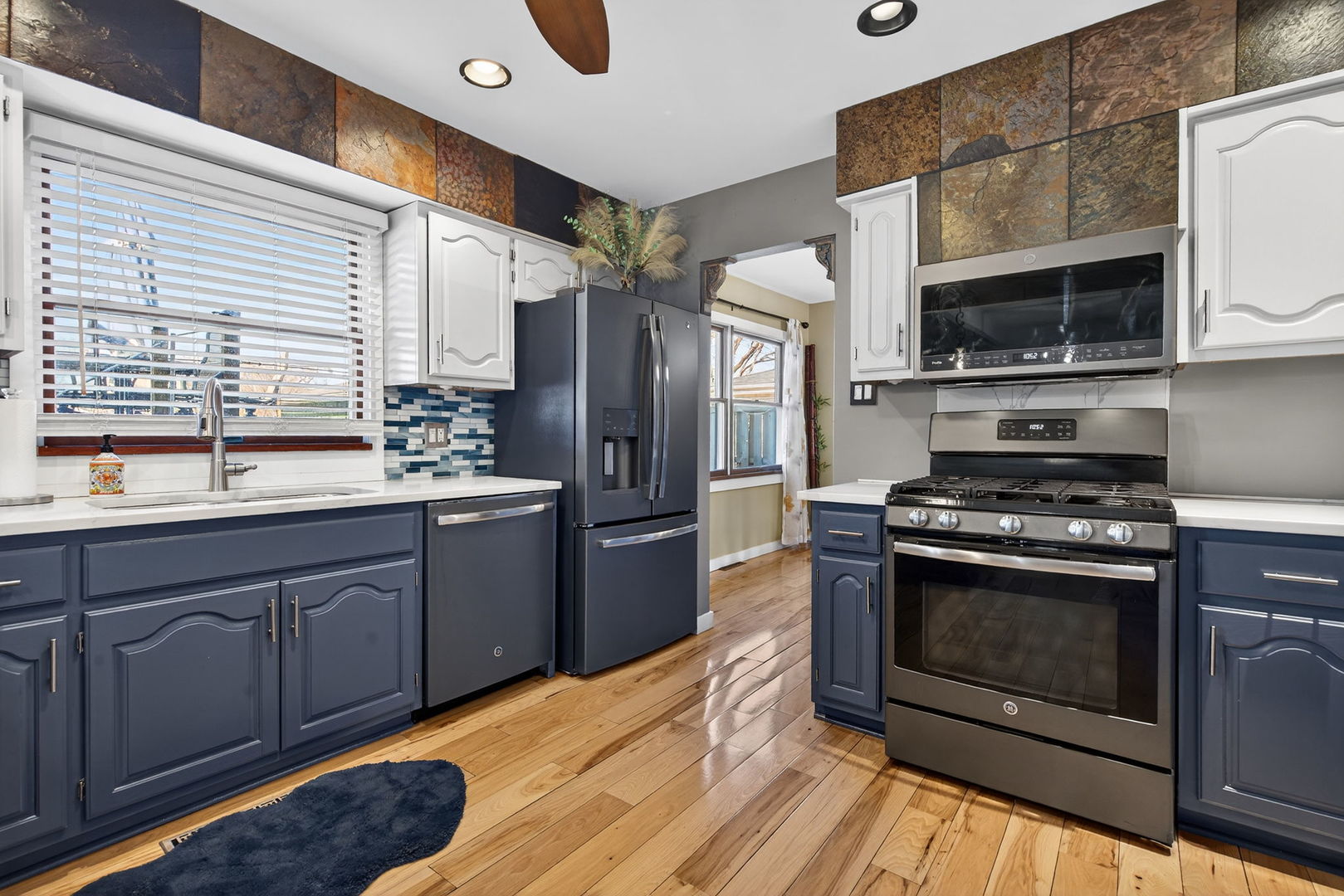 2117 Leness Lane, Crest Hill, IL 60403