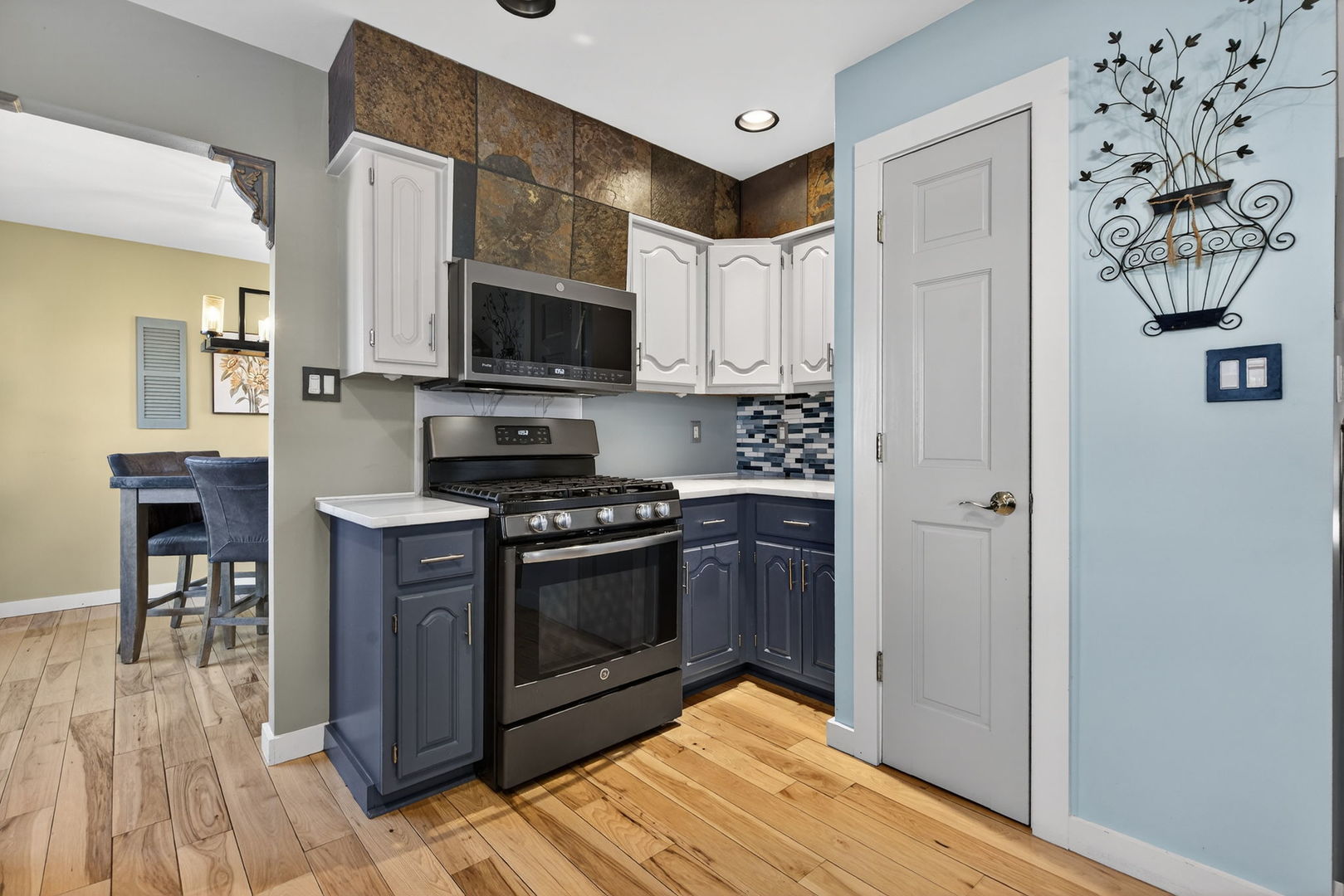 2117 Leness Lane, Crest Hill, IL 60403