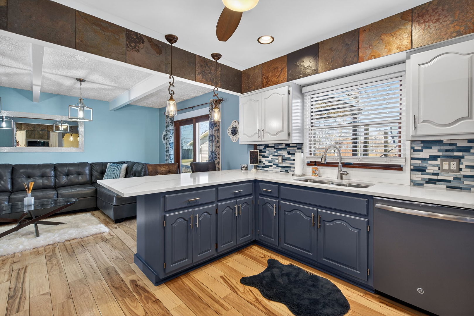 2117 Leness Lane, Crest Hill, IL 60403