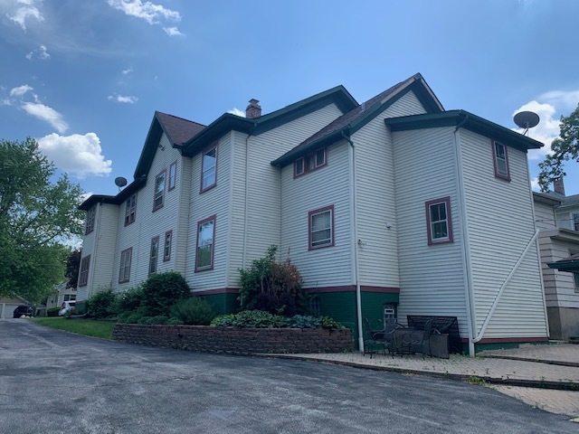 532 South Street, Elgin, IL 60123