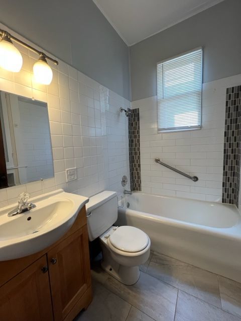 532 South Street, Elgin, IL 60123