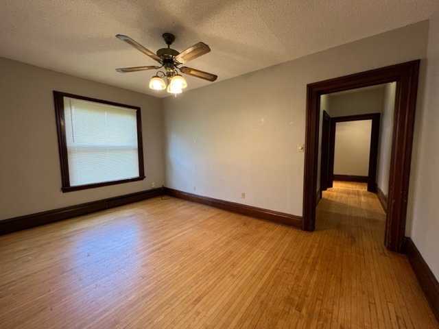 532 South Street, Elgin, IL 60123