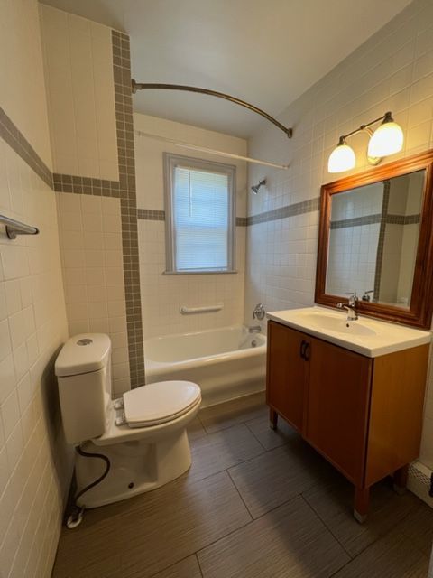 532 South Street, Elgin, IL 60123