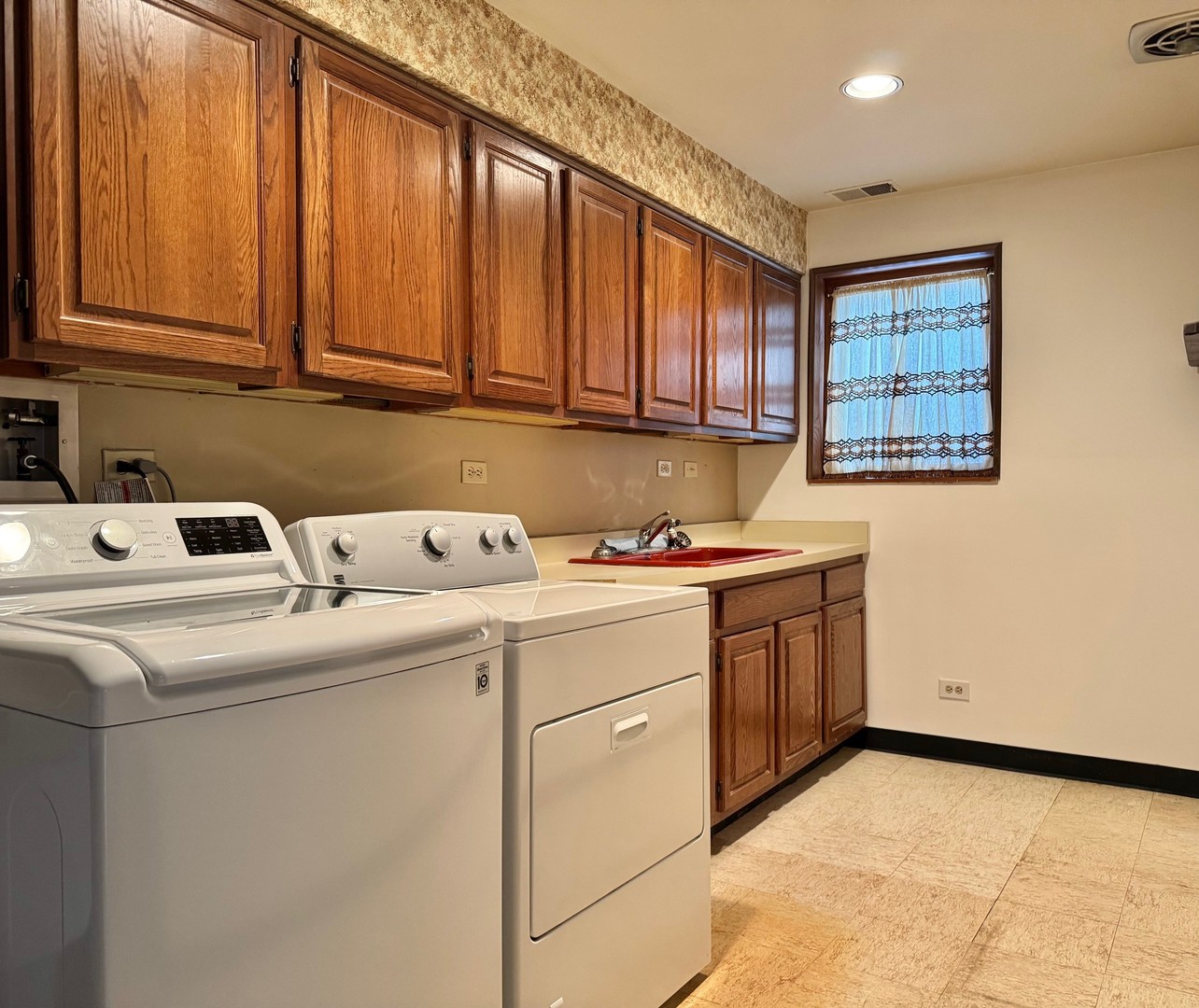 250 Anita Street, Des Plaines, IL 60016