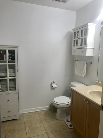 3450 S Halsted Street #405, Chicago, IL 60608