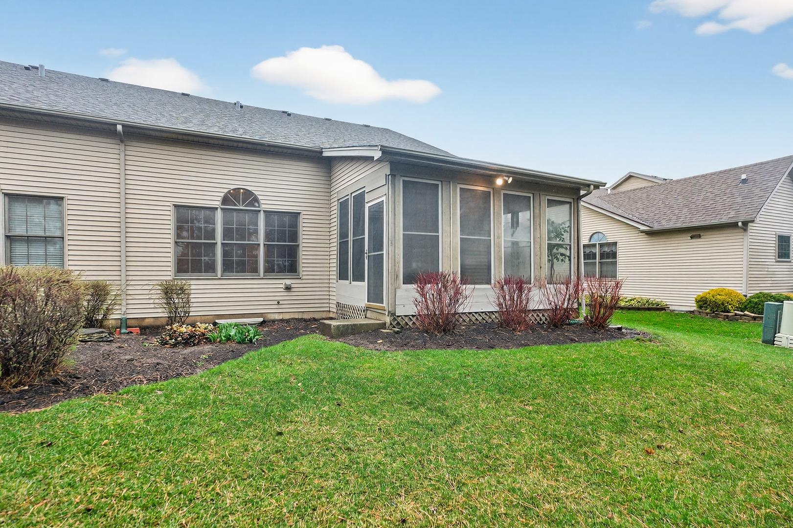 681 Hampshire Drive, Hampshire, IL 60140