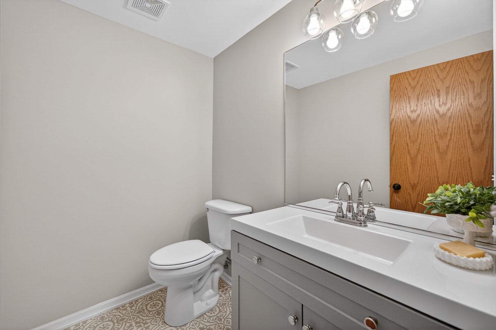 681 Hampshire Drive, Hampshire, IL 60140