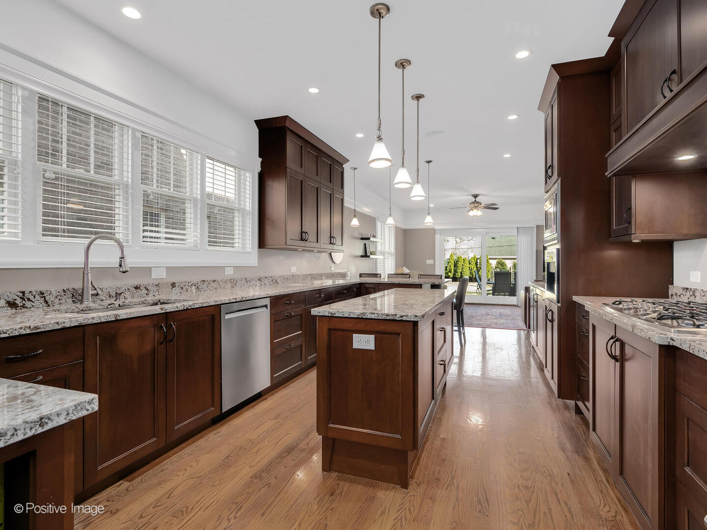 333 Kenmore Avenue, Elmhurst, IL 60126