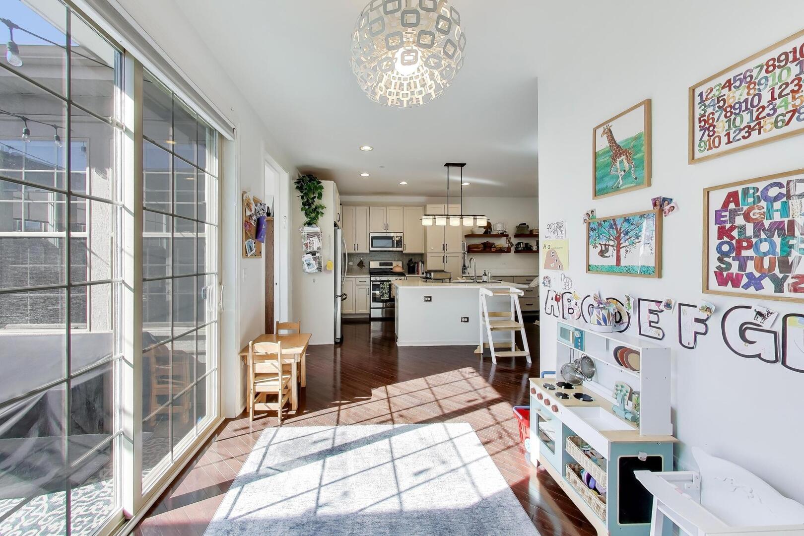 303 S Northwest Highway #2, Park Ridge, IL 60068