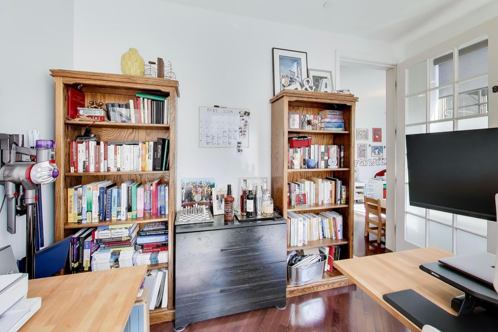 303 S Northwest Highway #2, Park Ridge, IL 60068