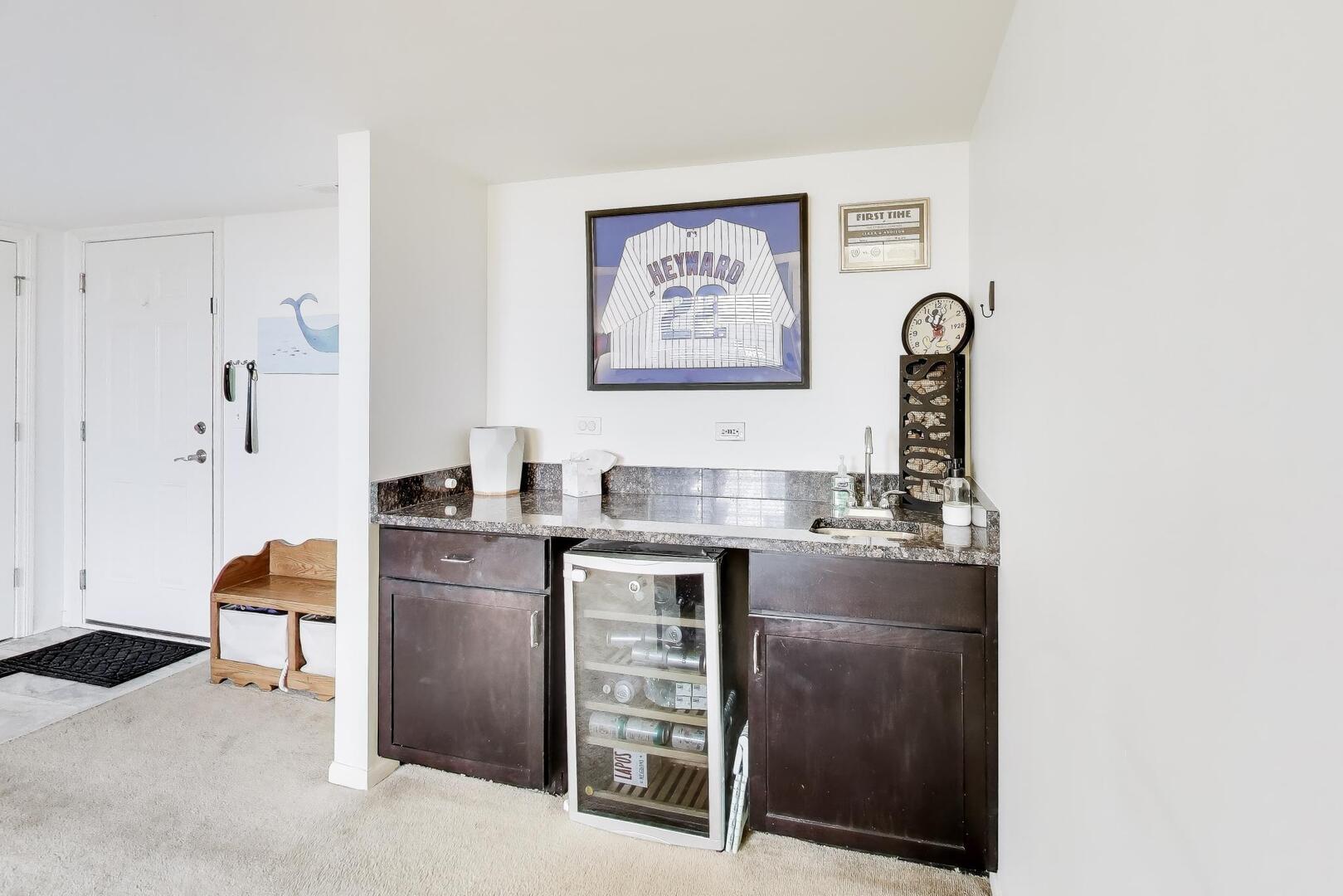 303 S Northwest Highway #2, Park Ridge, IL 60068