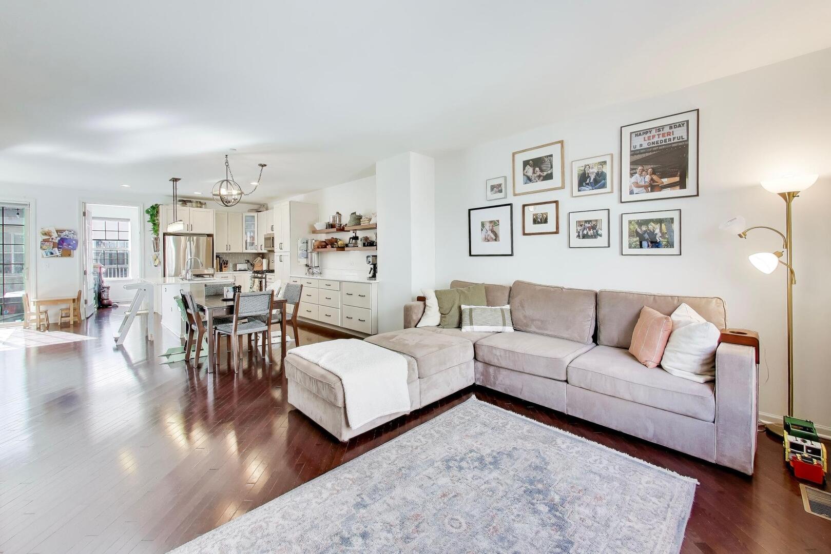 303 S Northwest Highway #2, Park Ridge, IL 60068