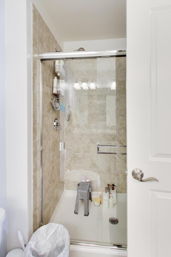 303 S Northwest Highway #2, Park Ridge, IL 60068