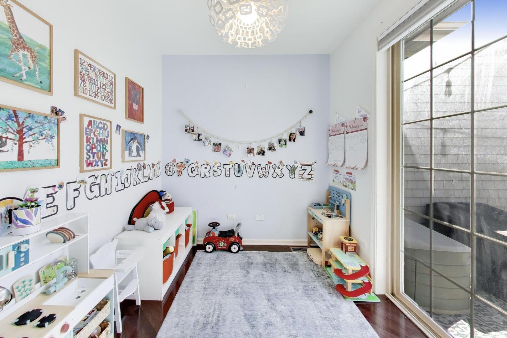 303 S Northwest Highway #2, Park Ridge, IL 60068