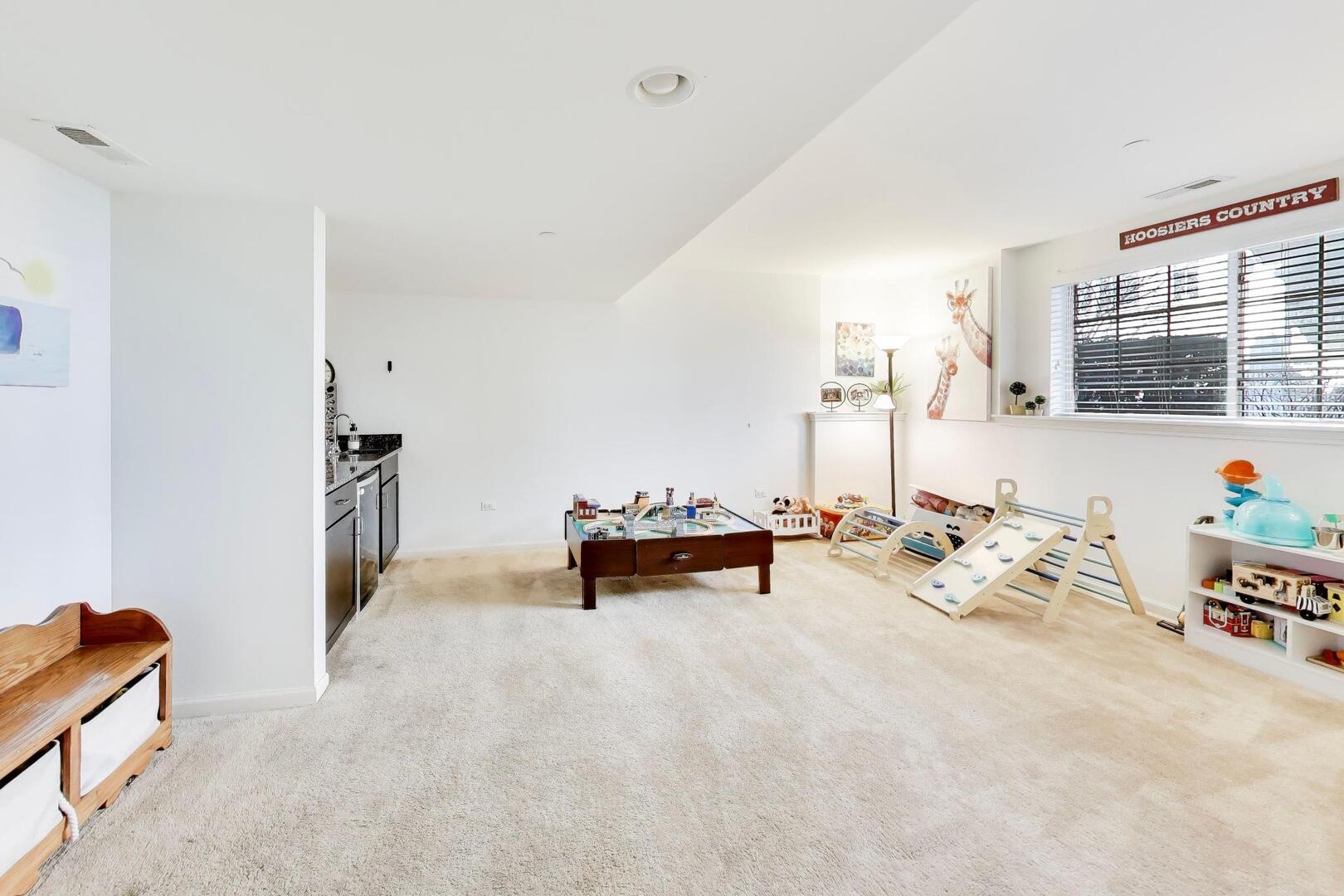 303 S Northwest Highway #2, Park Ridge, IL 60068