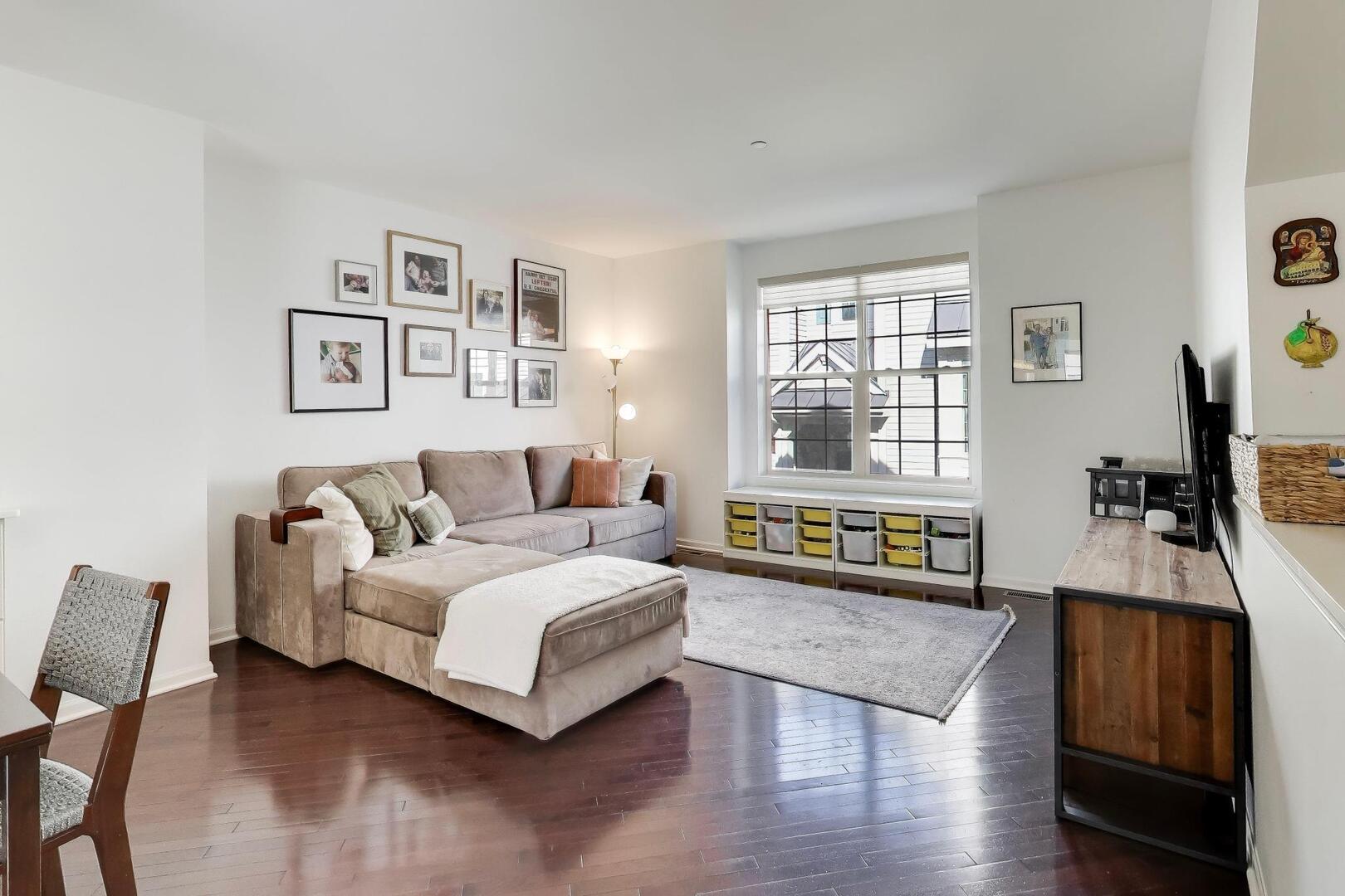 303 S Northwest Highway #2, Park Ridge, IL 60068