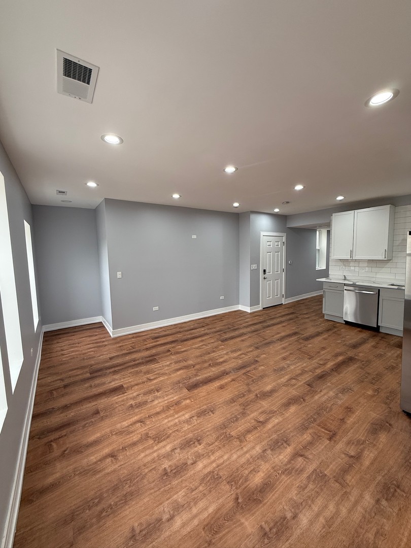 4907 W Walton Street #2, Chicago, IL 60651