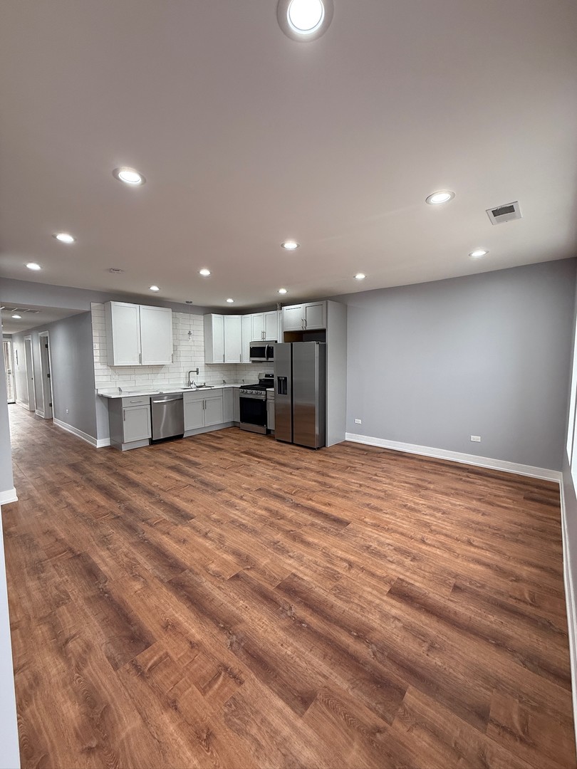 4907 W Walton Street #2, Chicago, IL 60651