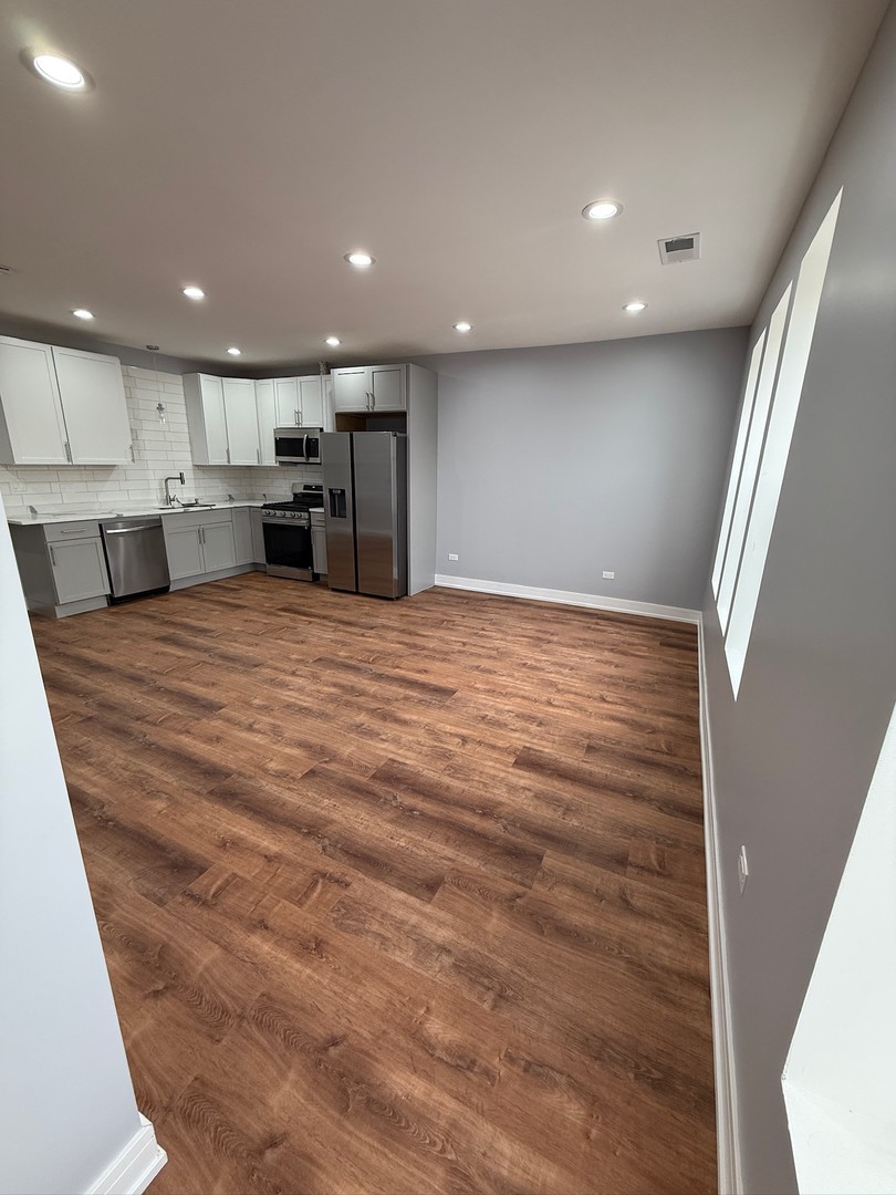 4907 W Walton Street #2, Chicago, IL 60651