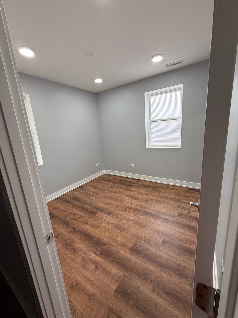 4907 W Walton Street #2, Chicago, IL 60651