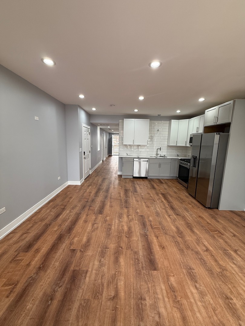 4907 W Walton Street #2, Chicago, IL 60651