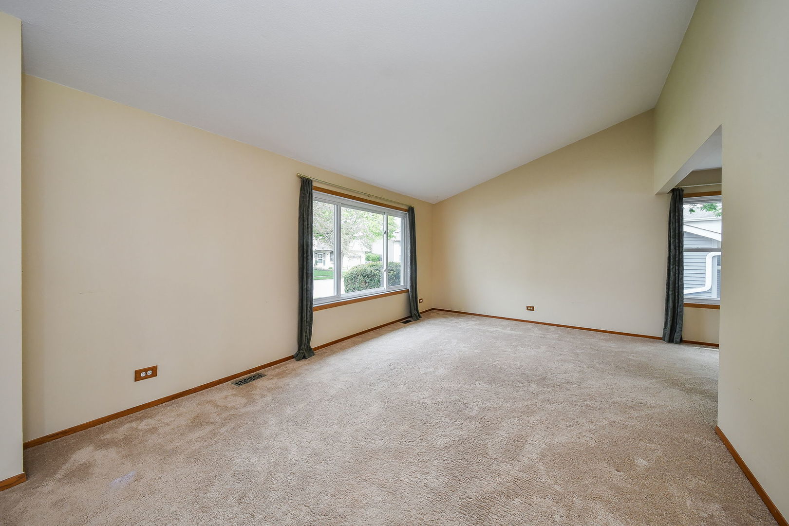 671 Coral Avenue, Bartlett, IL 60103