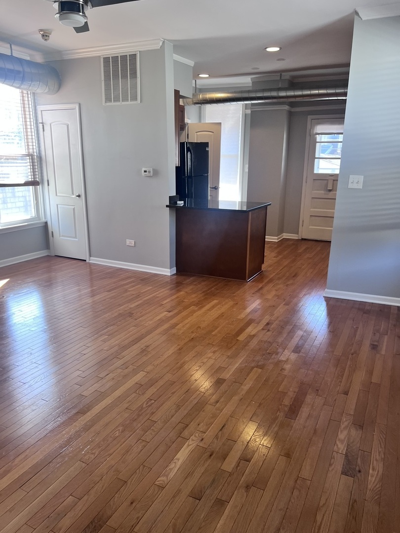 20 W Hinsdale Avenue #2, Hinsdale, IL 60521